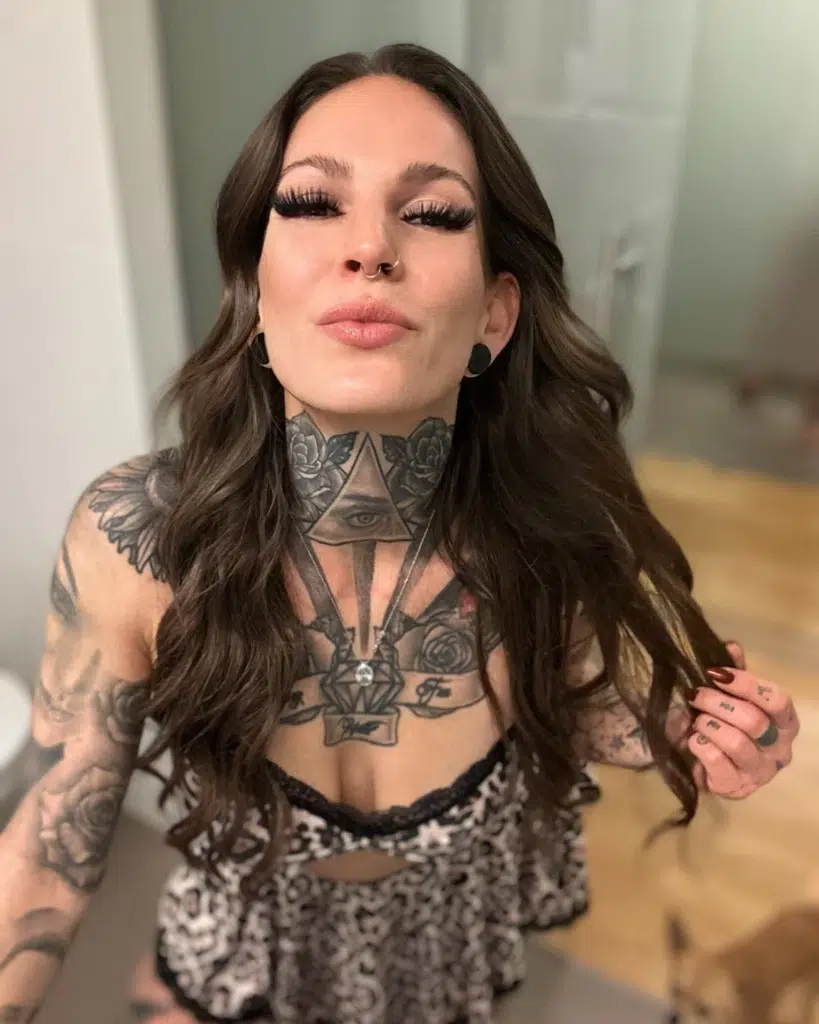 Heisse junge Frau im privaten Fetisch Cam Chat